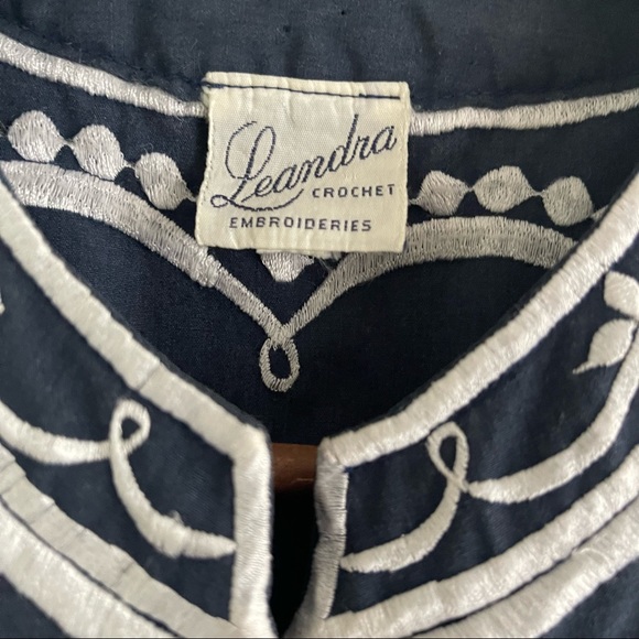 Vintage Leandra Crochet Embroideries Blue & White Floral Caftan - Picture 12 of 14